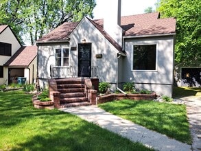 Building Photo - 2416 Pine St