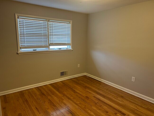 Foto del edificio - 2328 Farnsley Rd