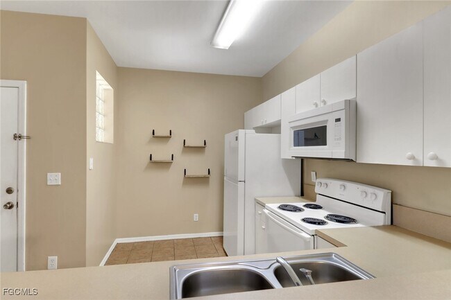 Foto del edificio - 4214 Bellasol Cir