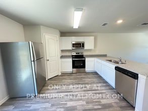 Building Photo - 1630 Tench Ct