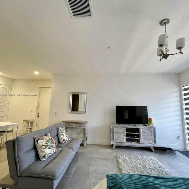 Foto del edificio - 1045 NE 18th Ave