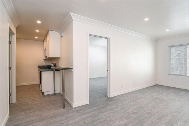Building Photo - Fox Hills Apartments
