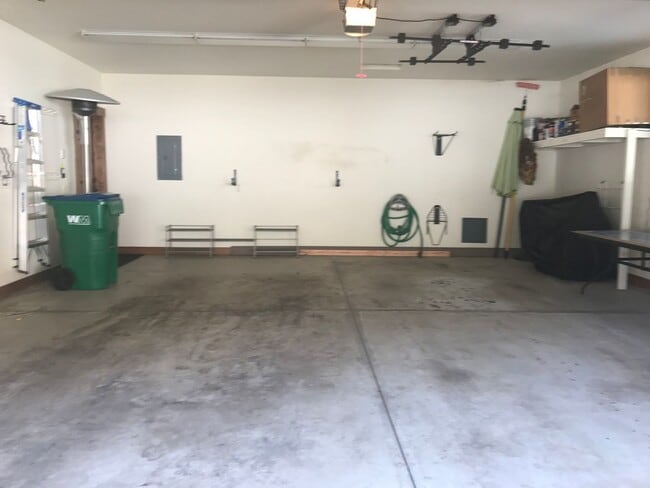 Building Photo - 910 Tyner Way