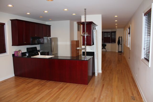 Foto del edificio - 1040 N Orleans St