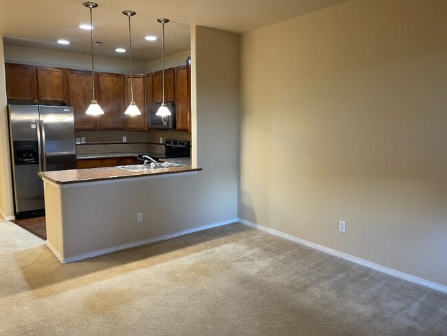 Foto del edificio - 4717 ROWLAND Heights