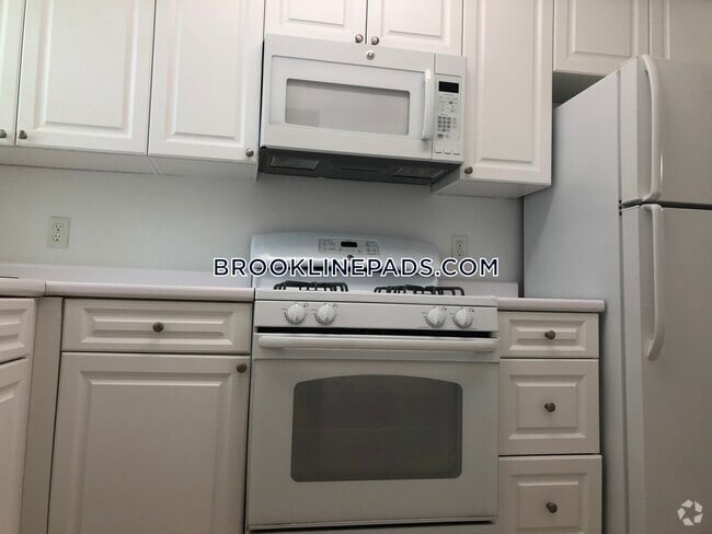 Building Photo - 251 Independence Dr