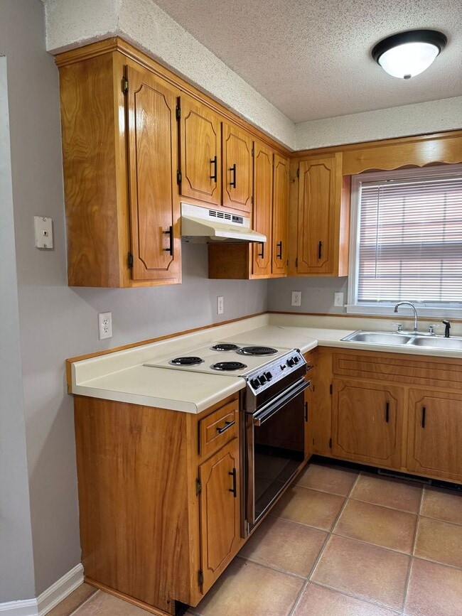 Foto del edificio - Charming 3 bd/2 ba with Basement!! Home Ne...