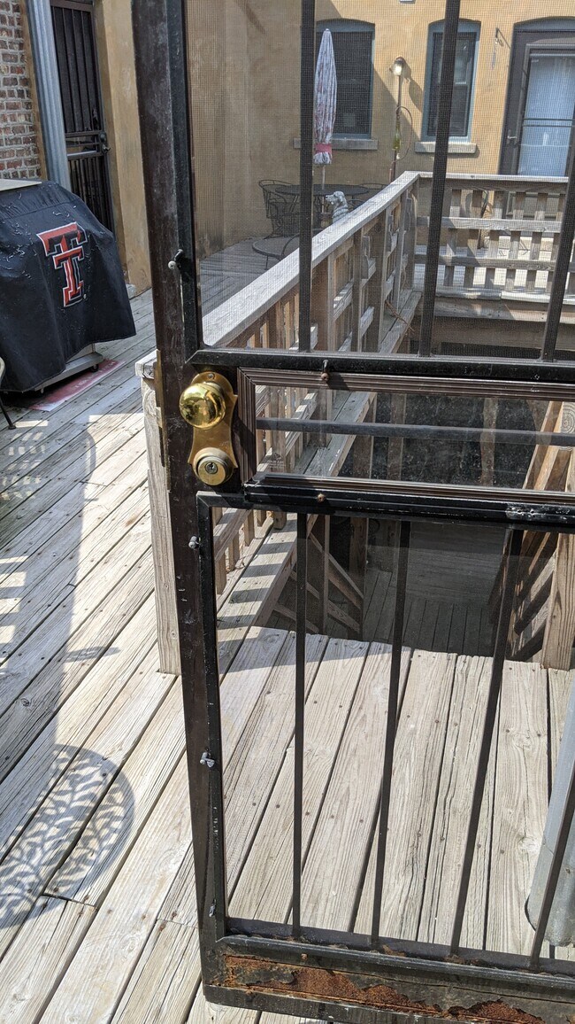 Building Photo - 4118 N Broadway St