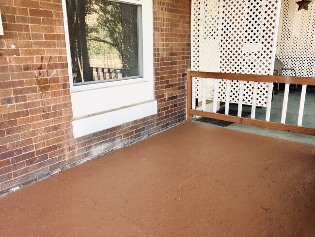 Building Photo - Spacious Three-Bedroom Remington Rowhome -...