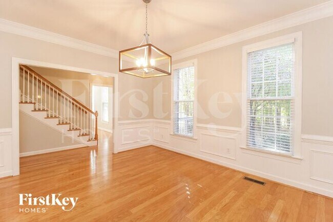 Foto del edificio - 3892 Waterview Rd