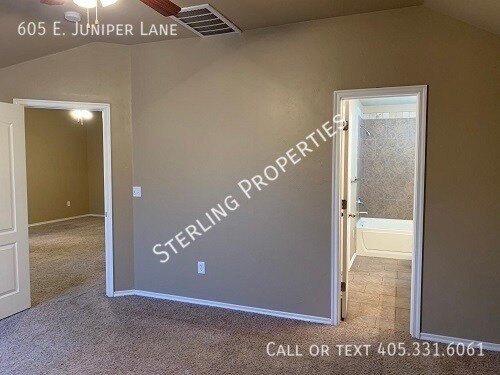 Building Photo - 605 E Juniper Ln