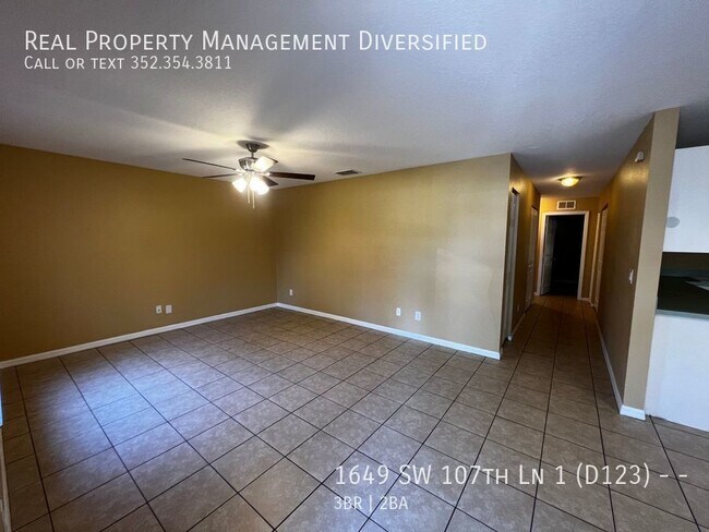 Building Photo - Cute Good Sized Duplex