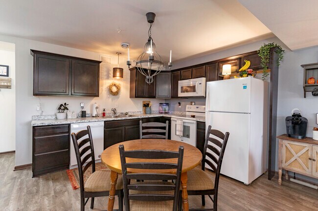 Cocina/Comedor - Pineview Townhomes