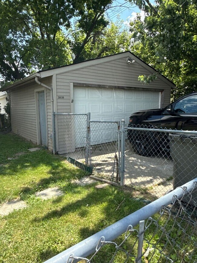 Foto del edificio - 4 Bedroom home in Clinton Township