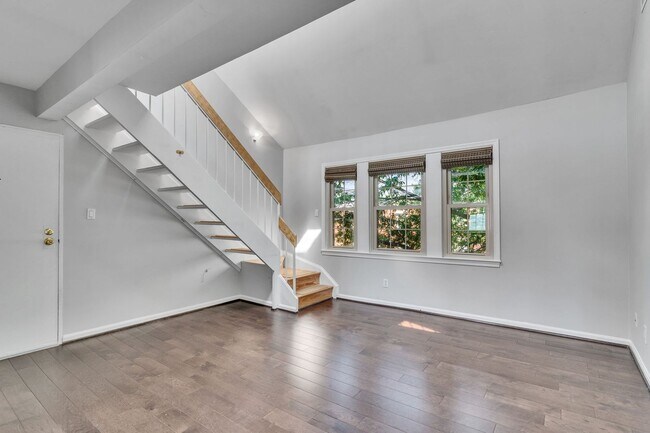 Foto del edificio - 2 Bedroom with Loft in Old Town North