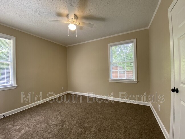 Building Photo - 3162 St Charles Dr