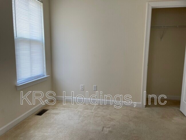 Building Photo - 1234 Booth St