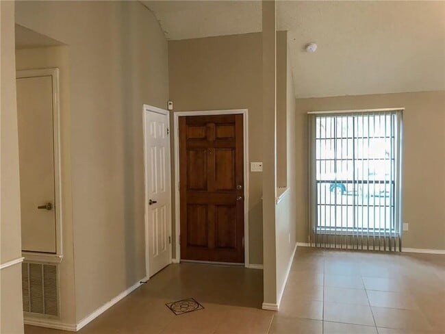 Building Photo - 16507 Lone Wolf Dr