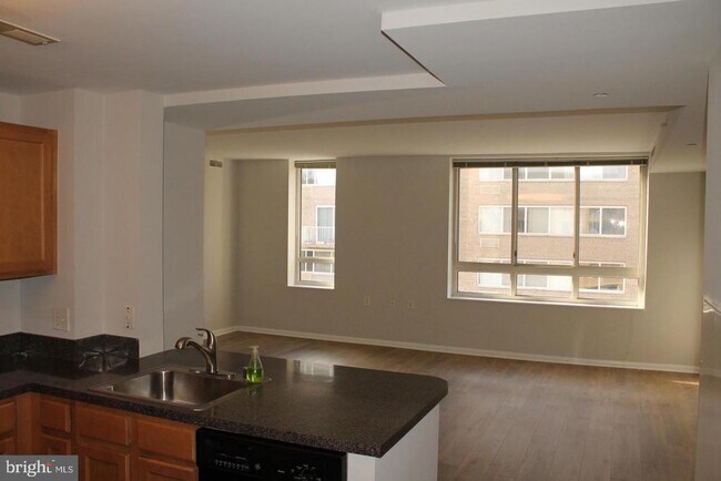 Building Photo - 350 G St SW