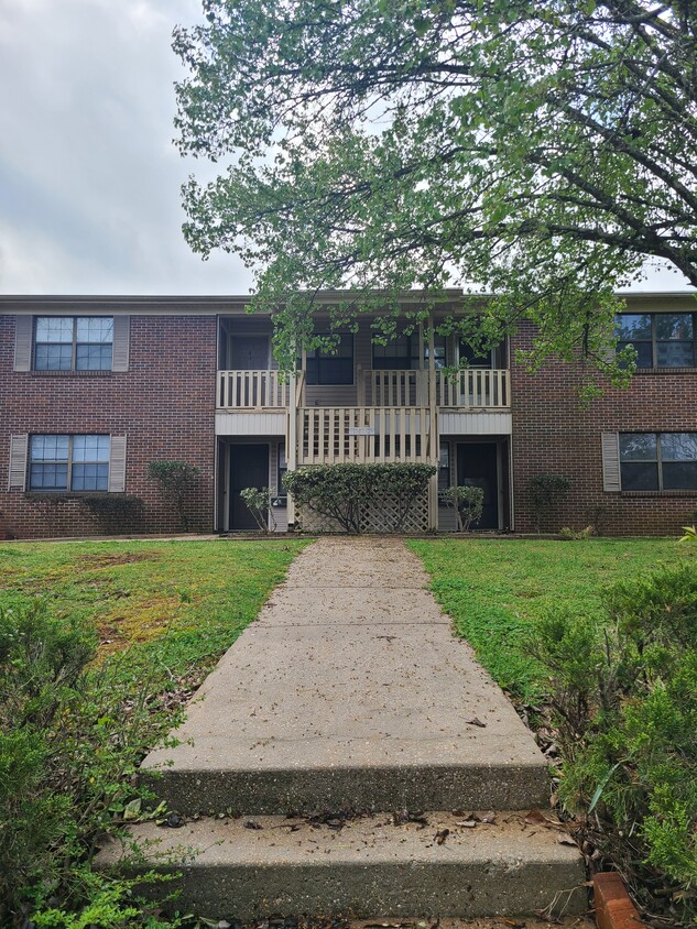 Primary Photo - 1407 College St SE