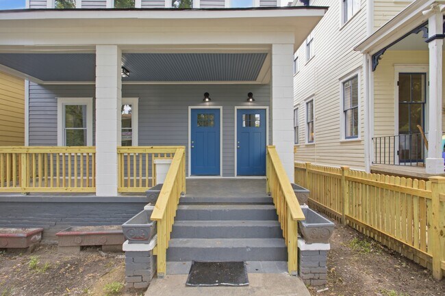 Building Photo - 1007 E Park Ave