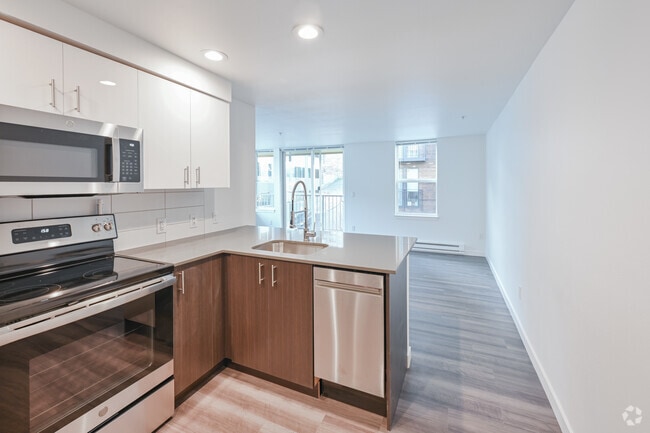 1BR, 1BA - 550SF - Lake Union Tower