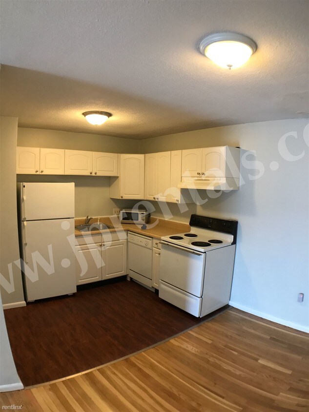 Primary Photo - 79 Poplar St