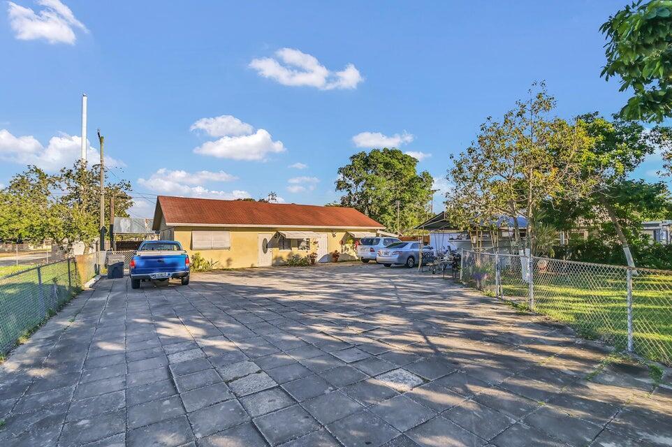 Foto principal - 2374 Sunrise Dr