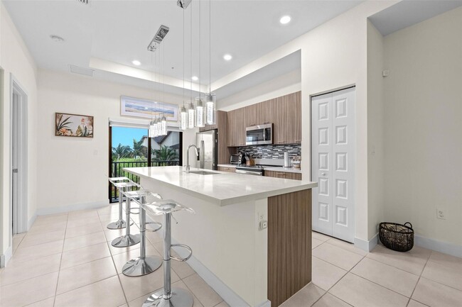 Foto del edificio - 8055 NW 104th Ave