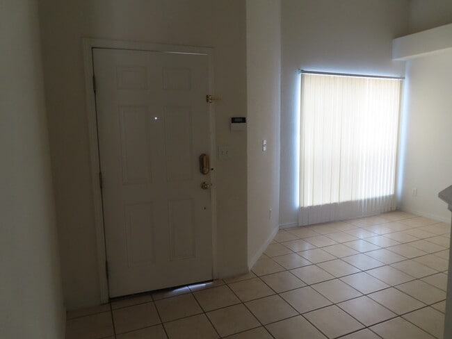 Building Photo - 12860 Tierra Lince Dr