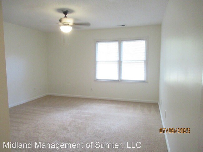 Building Photo - 2 br, 1.5 bath House - 1879 Coral Way