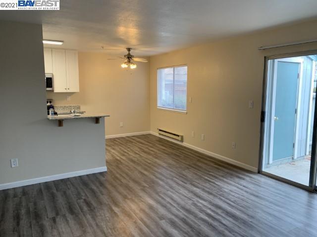 Building Photo - 3670 Silver Oaks Way