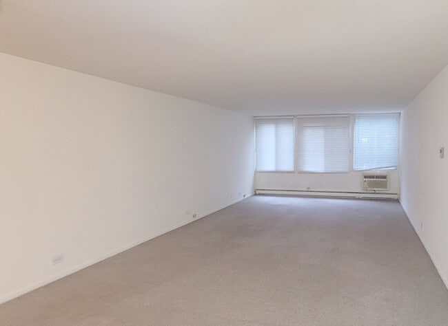 Building Photo - 1117 Leavitt Ave