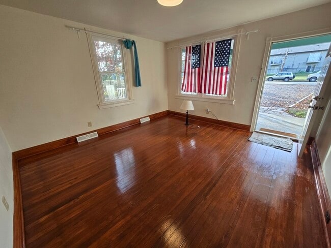 Building Photo - 1701 Whitehead Rd
