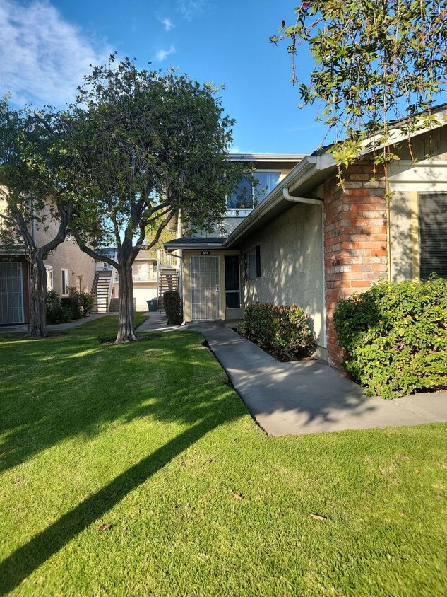 Foto principal - NICELY UPGRADED 2 STORY TOWNHOUSE WITH GAR...