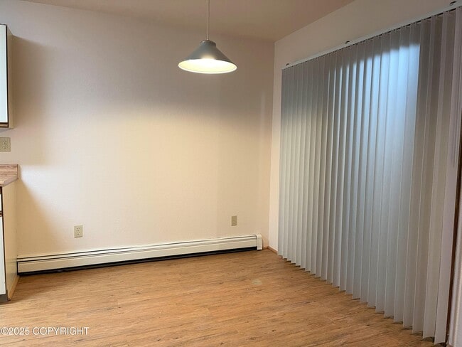 Foto del edificio - 3560 W Dimond Blvd