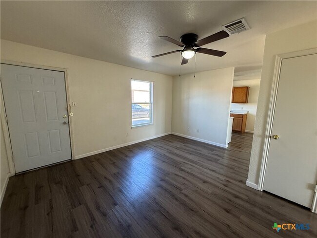 Foto del edificio - 5708 Greengate Dr