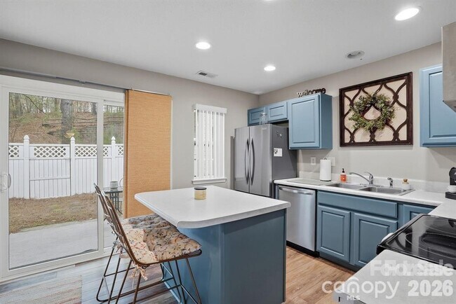 Foto del edificio - 12350 Hennigan Pl Ln