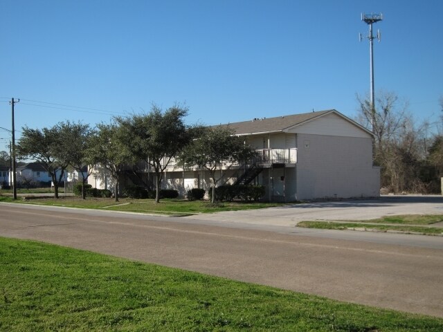 Primary Photo - 7201 Hallshire Dr
