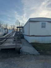 Building Photo - 150 Barry Slaven Dr