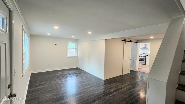 Building Photo - 1107 Benedict St