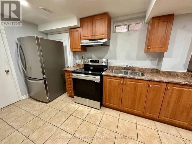 Photo du bâtiment - 288 Monte Carlo Dr