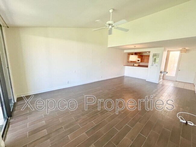 Building Photo - 1221 S La Verne Way