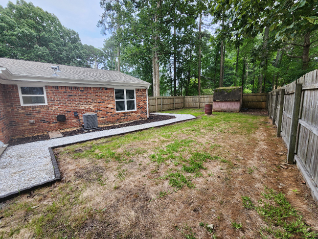 Building Photo - 300 Hurdle Dr
