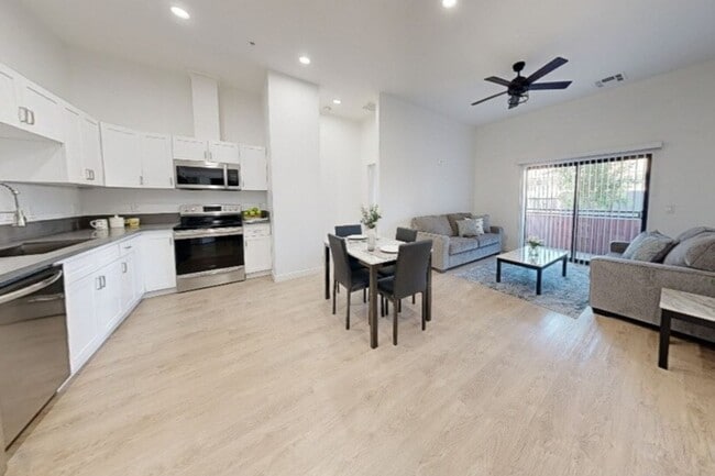 Building Photo - Apache Rock Apartments