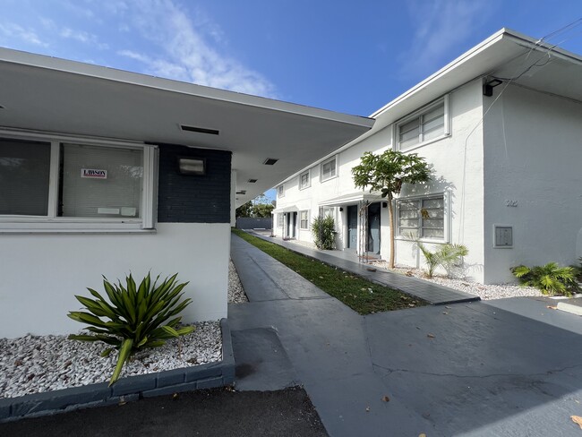 Building Photo - 2030 Apartments