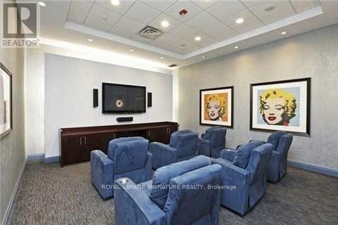 Photo du bâtiment - 5793 Yonge St