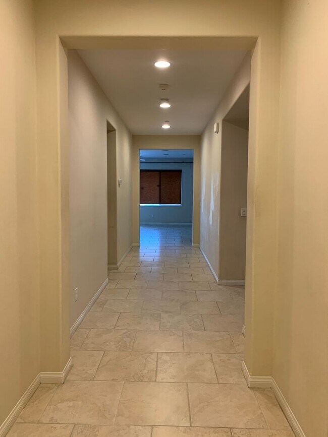 Building Photo - Southwest Home