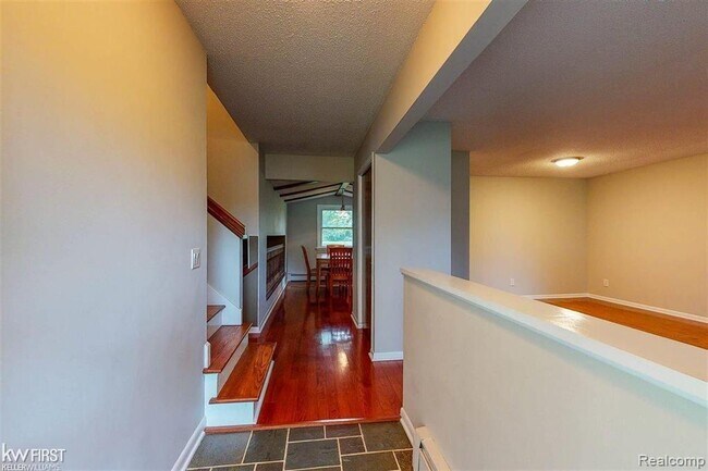Foto del edificio - 7486 Porter Rd