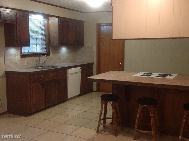 Building Photo - 3 br, 2 bath House - 15463 Becky Lee Drive